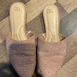 Pink rhinestone shoes